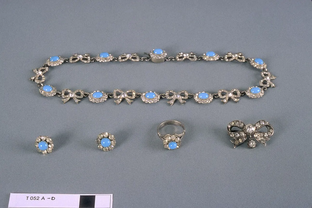Silver and turquoise necklace with matching ring, earrings and brooch
