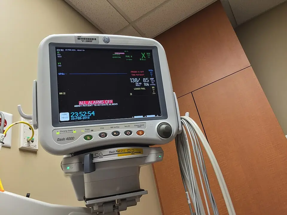 Hospital Patient Monitor (17239884329)