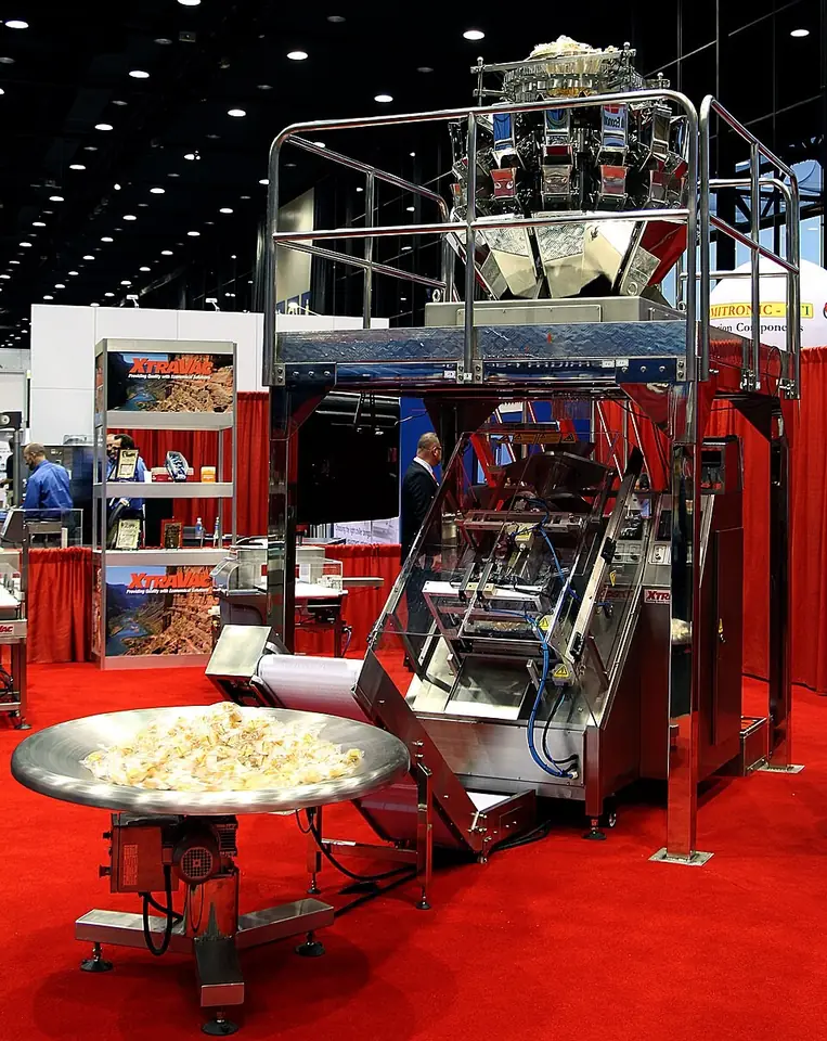 XtraVac Multihead weigher inclined vffs vertical form fill seal packaging machine with a s